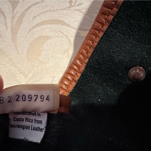 vintage black & tan Dooney & Bourke leather Crossbody bag. EUC - Picture 13 of 13